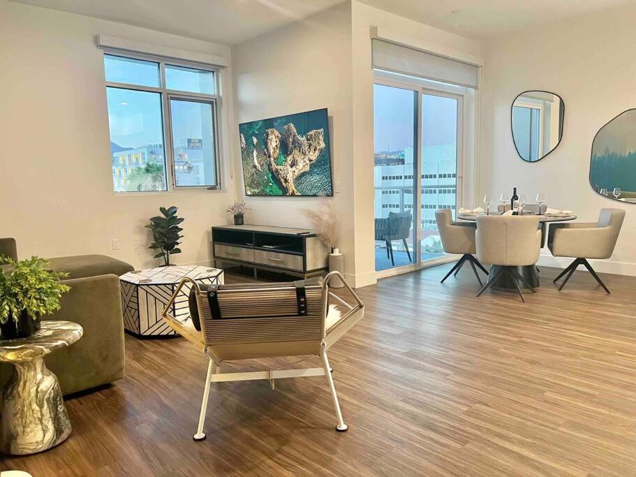 Apartamento New Designer Corner Penthouse 2 Bedroom W/ 3 Beds Los Angeles
