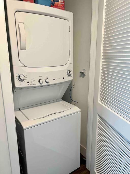 Apartamento New Designer Corner Penthouse 2 Bedroom W/ 3 Beds *
